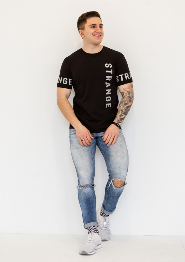 Футболка чоловіча strange 22004