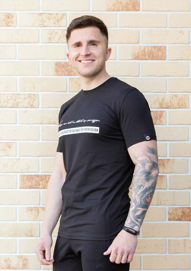 Футболка мужская с горизонтальной надписью 22040