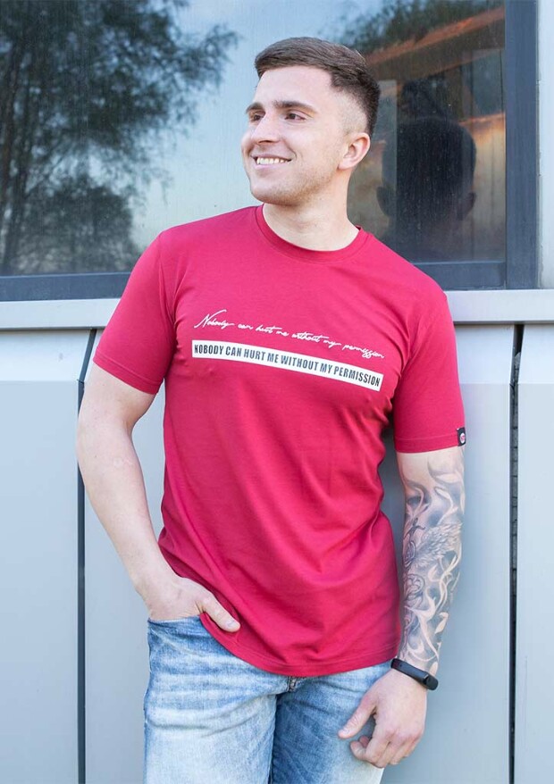 Футболка мужская с горизонтальной надписью 22040