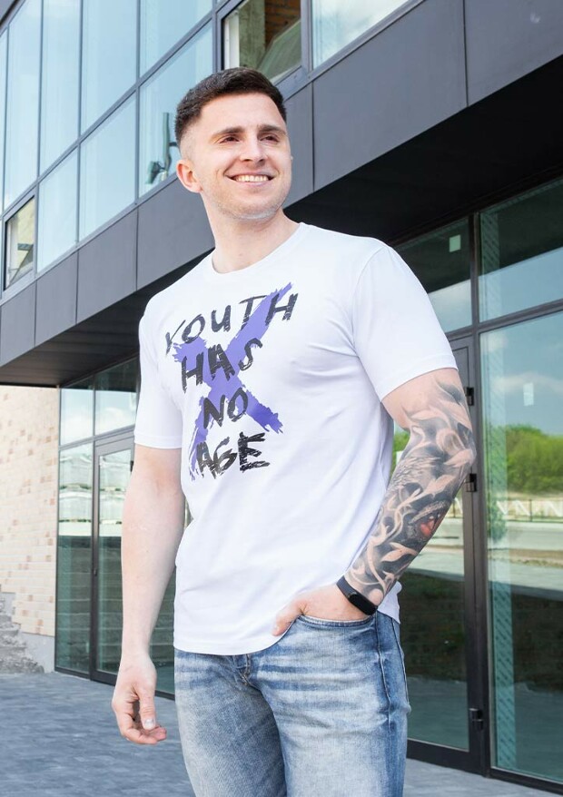 Футболка мужская youth has no age 22041