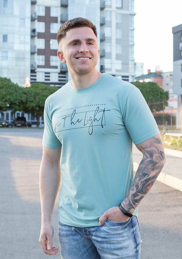 Футболка мужская be the light 22058