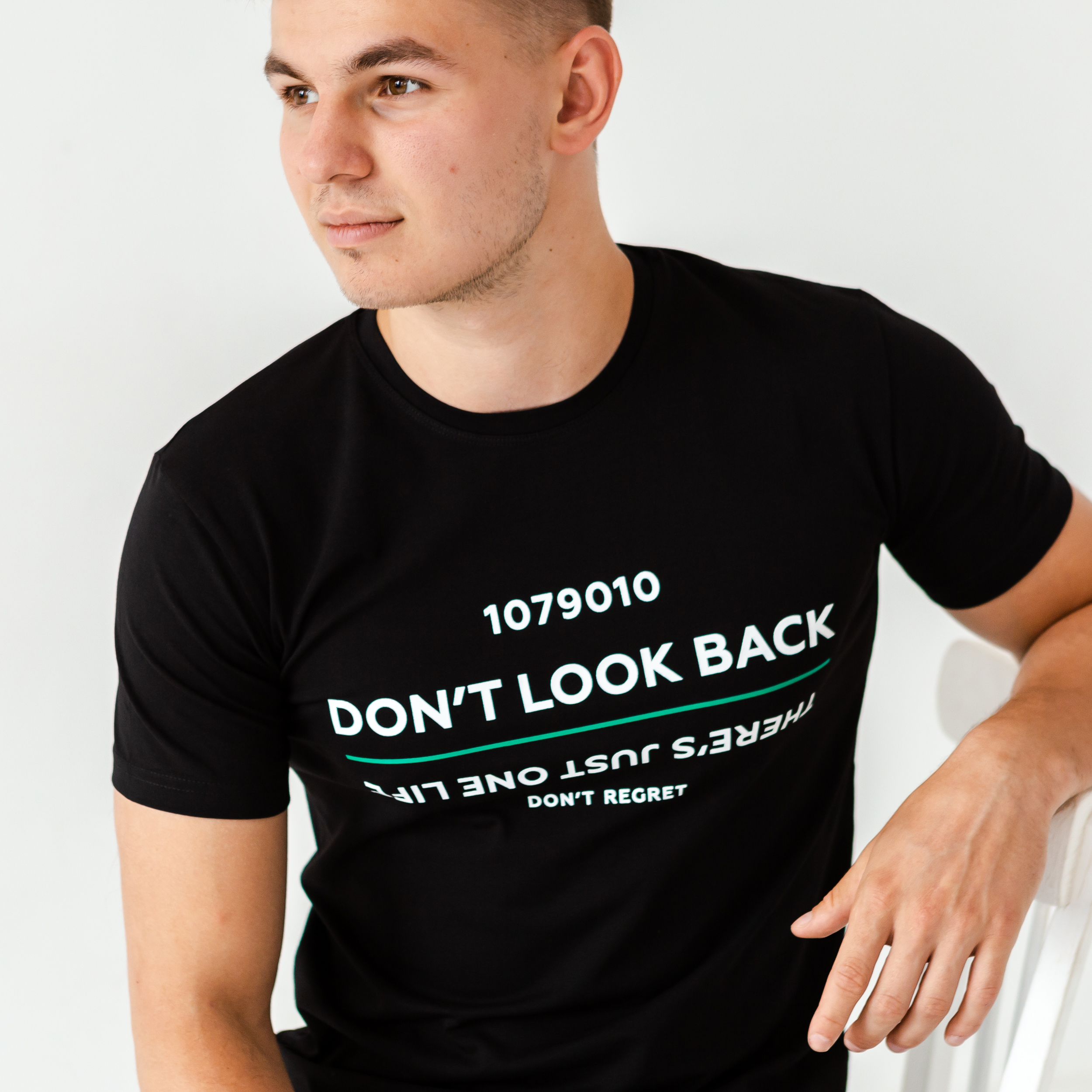 Мужская футболка dont look back 22068