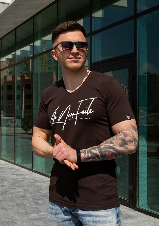 Мужская футболка с v-образным вырезом 22501