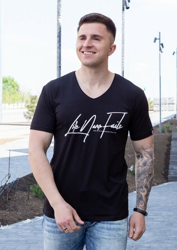 Мужская футболка с v-образным вырезом 22501