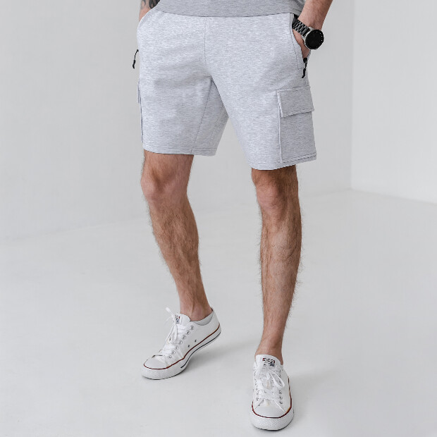 Спортивные шорты снакладными карманами 25008