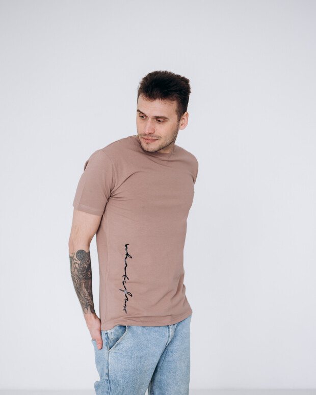 Чоловіча футболка з вертикальним принтом 40109