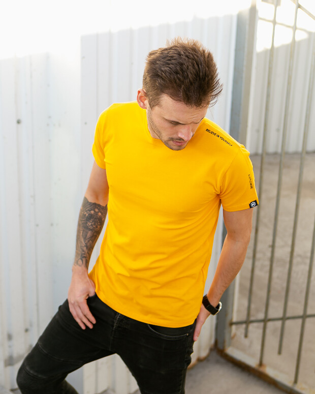 Чоловіча футболка belive in yourselt 40121