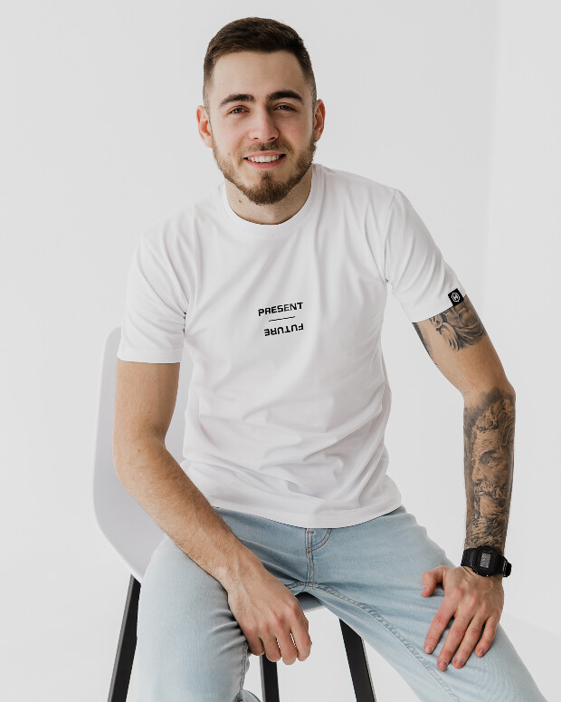 Чоловіча футболка present future 40151