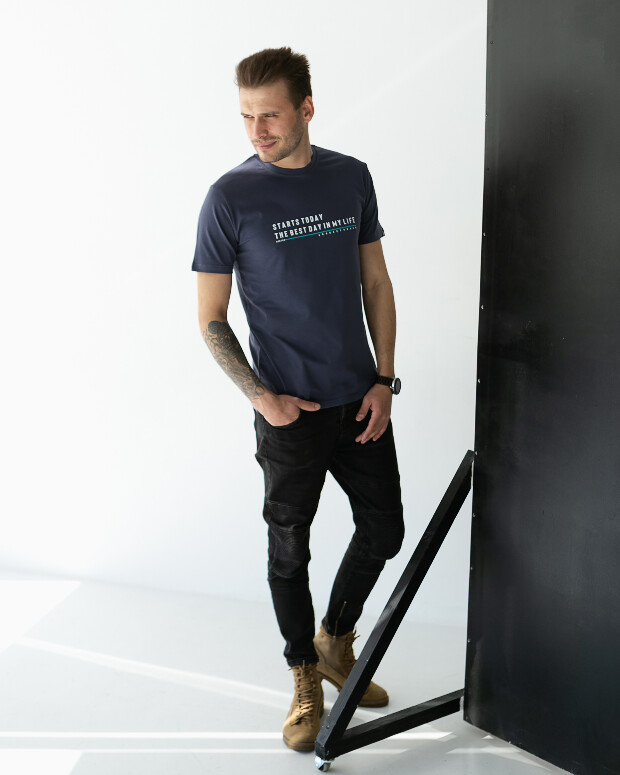 Чоловіча футболка starts today 40159