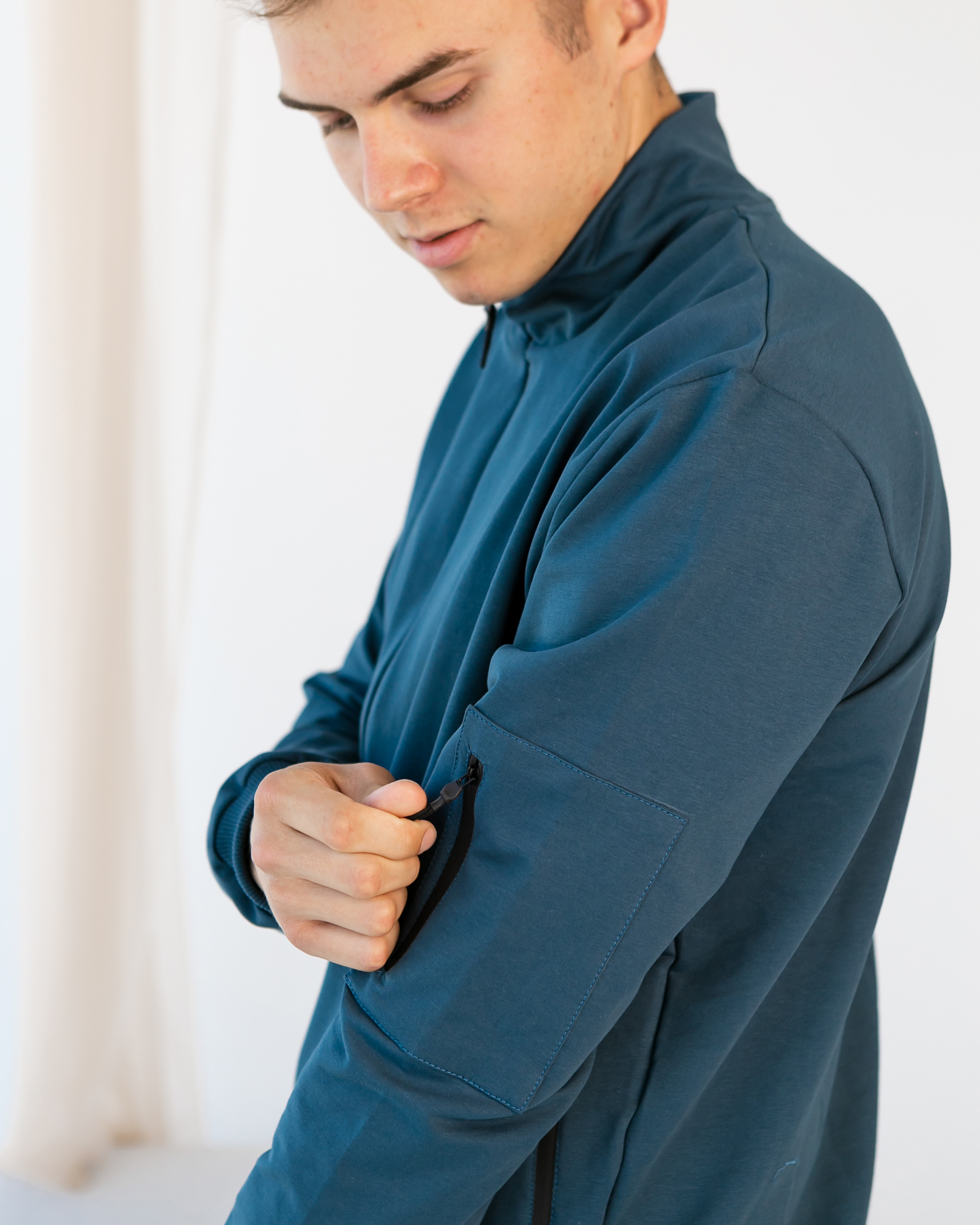 Чоловіча кофта на застібці без капюшона 17321