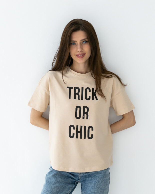 Жіноча футболка trick or chic 24537