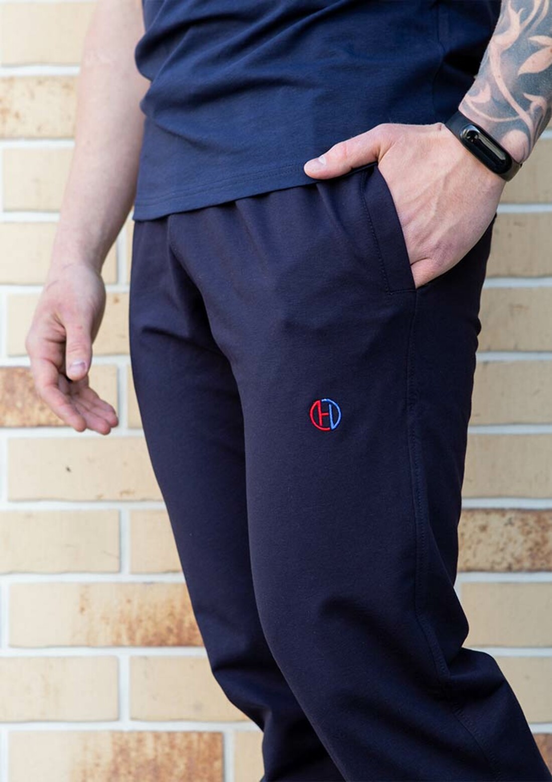 Спортивні штани з оригінальною вишивкою hector 3204