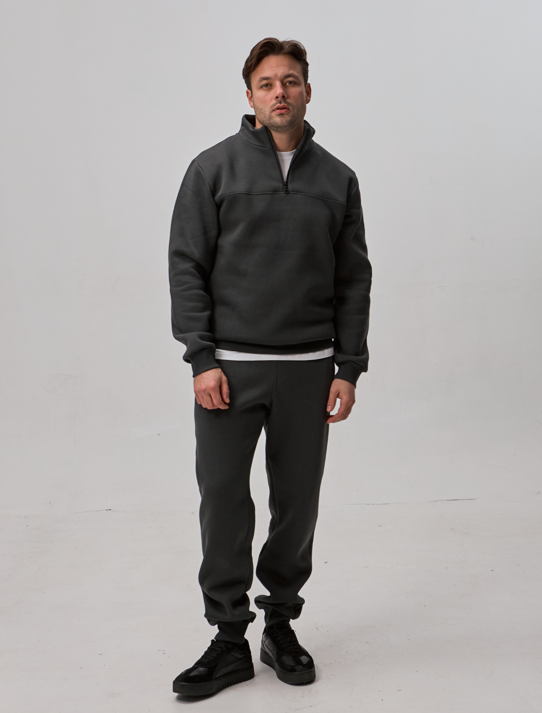 Теплый мужской костюм с воротником-стойкой и короткой застежкой 30593