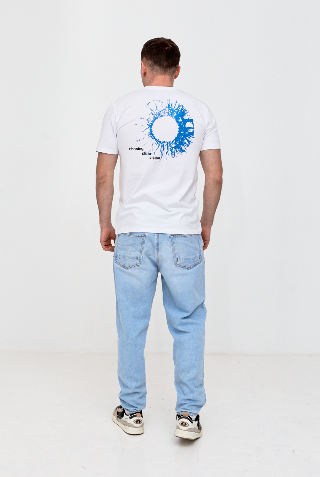 Стильна чоловіча футболка CHASING CLEAR VISION 42019