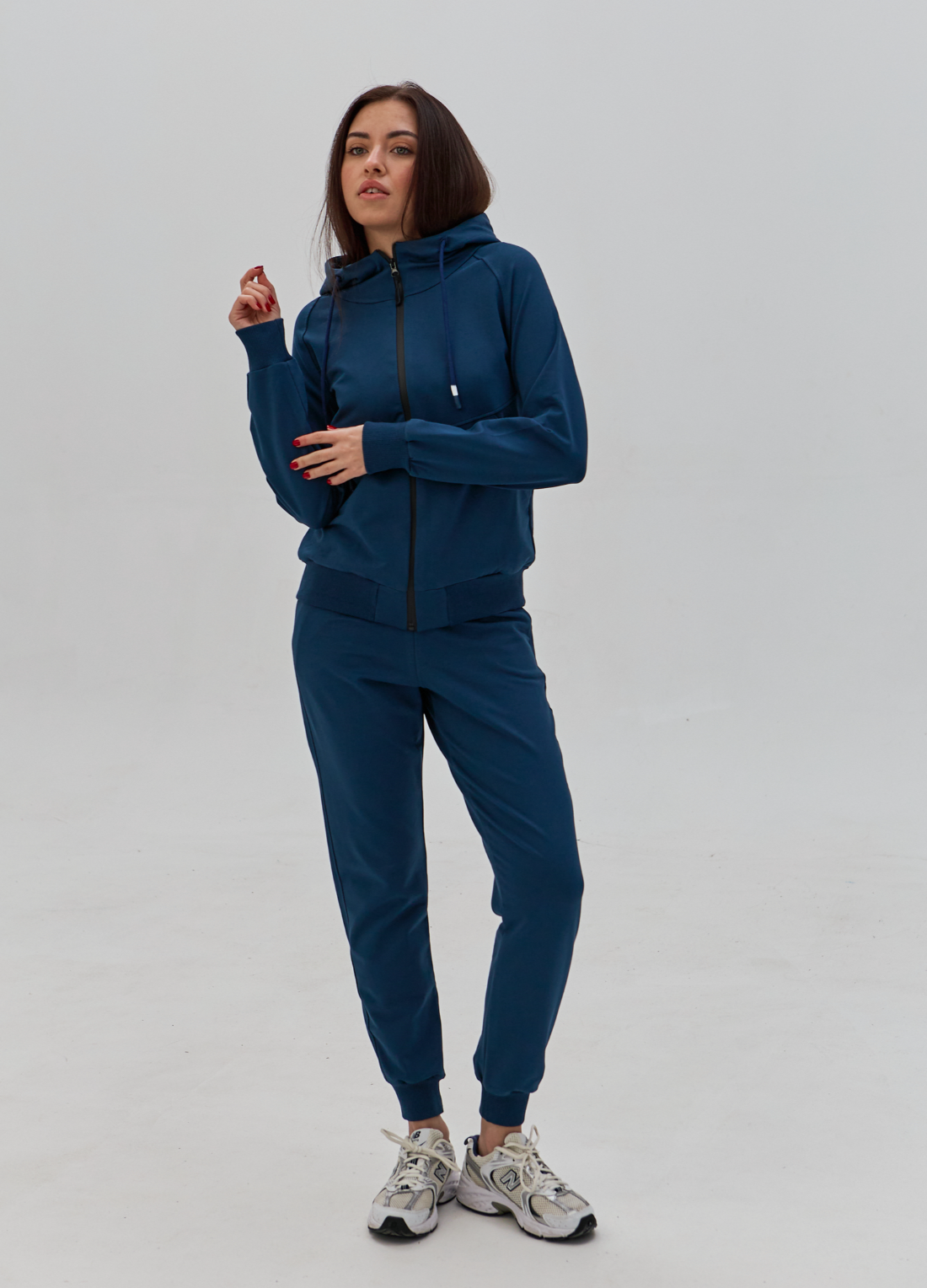 Женский спортивный костюм с кофтой на молнии 24083