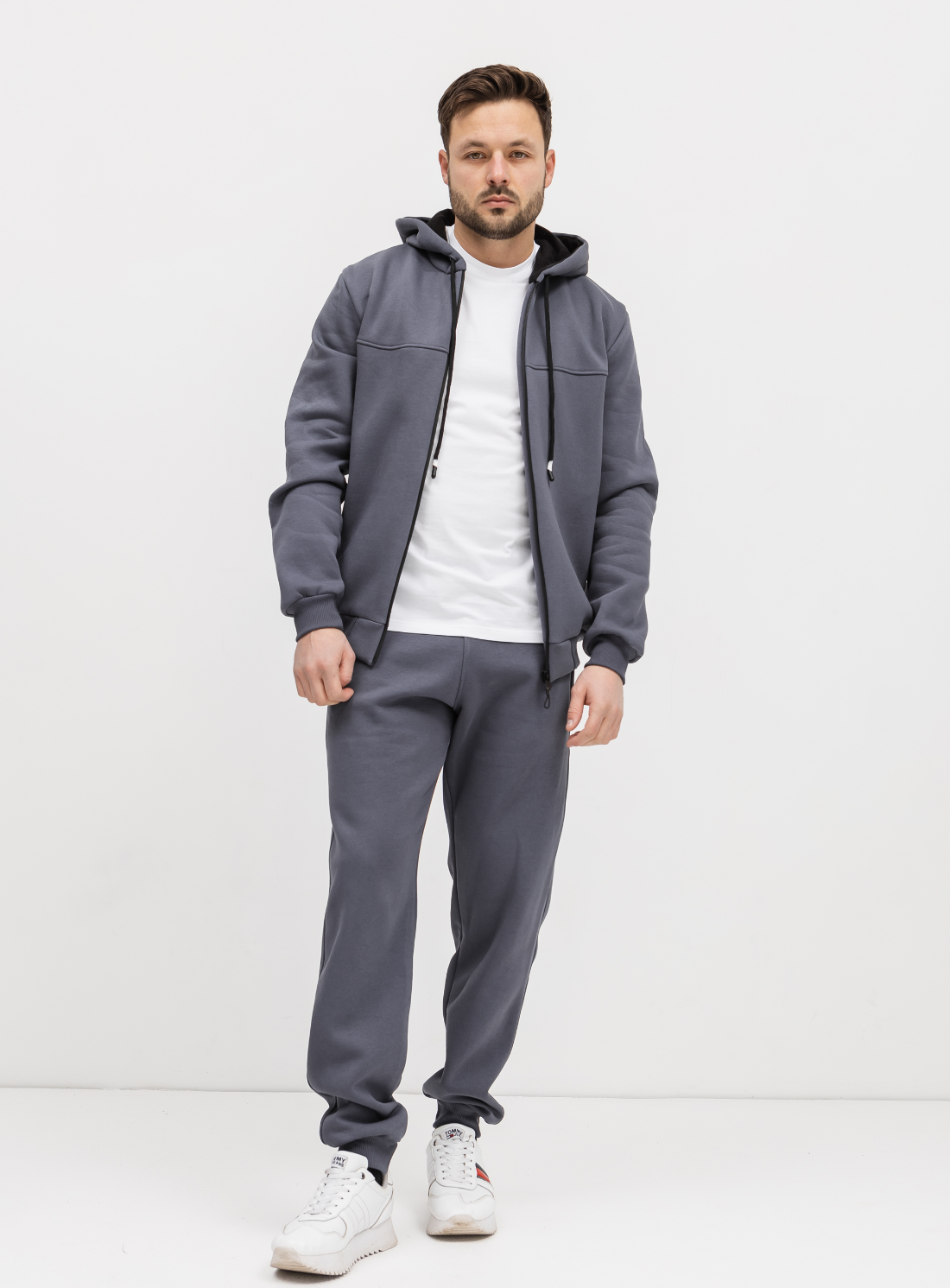 Спортивный костюм с кофтой на молнии и штанах на манжетах 30570
