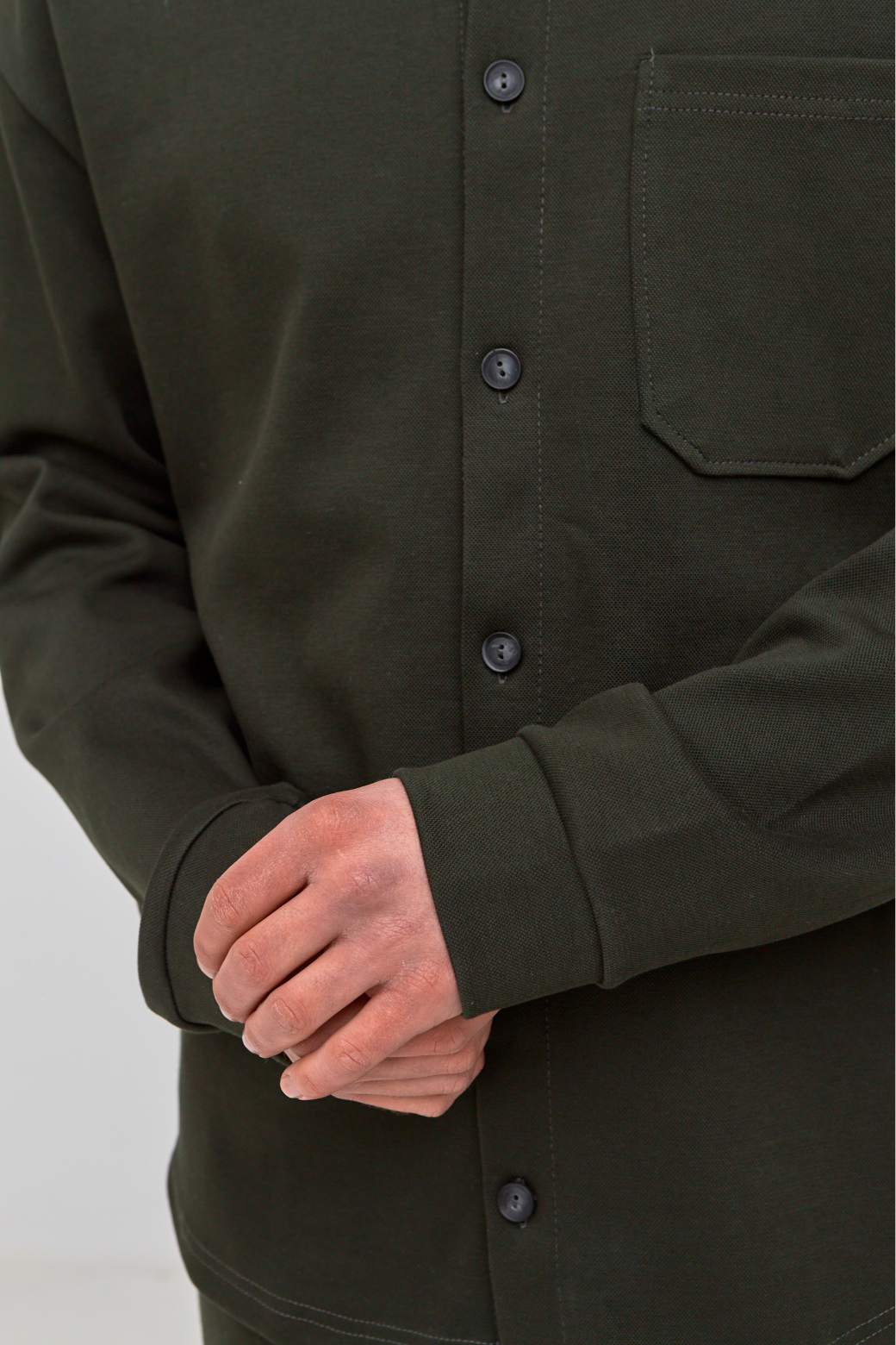 Чоловічий oversize костюм: рубашка з ґудзиками та штани на резинках 17436