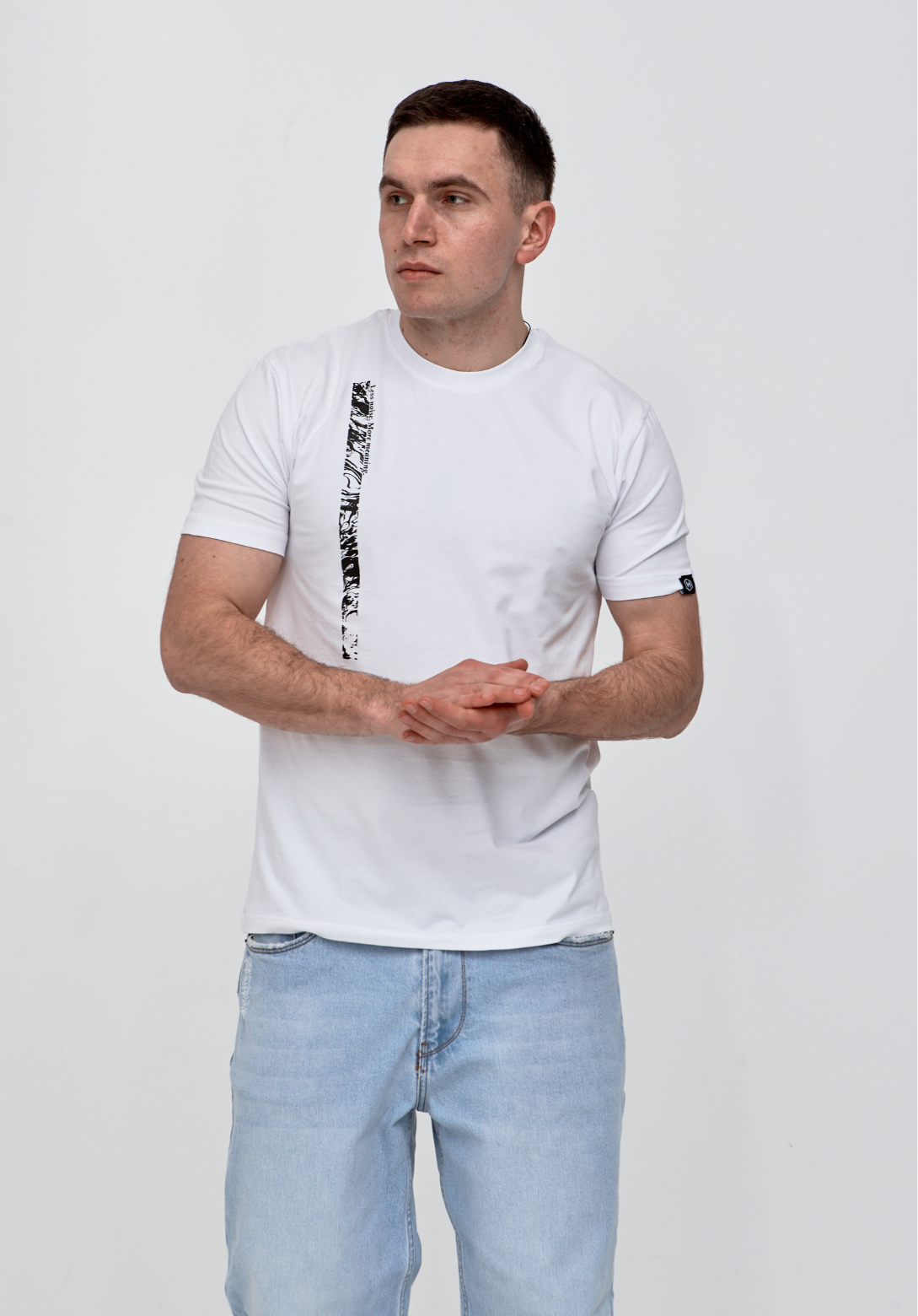 Оригінальна футболка з принтом LESS NOIS. MORE MEANING 42022