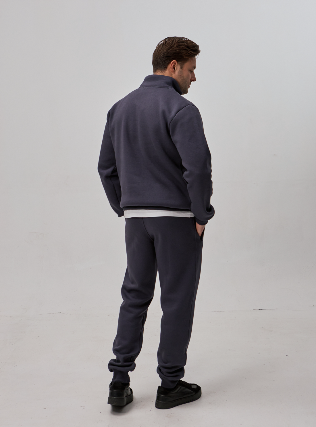 Теплый мужской костюм с воротником-стойкой и короткой застежкой 30593