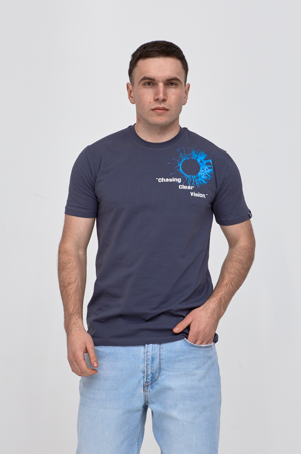 Стильна чоловіча футболка CHASING CLEAR VISION 42019
