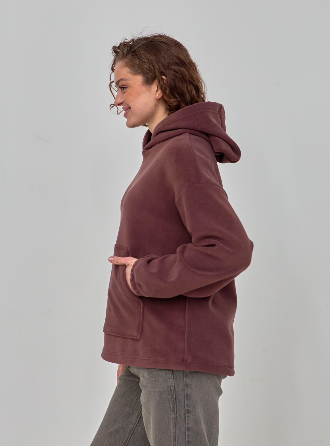 Тепла флісова толстовка зі спущеним плечем 24221