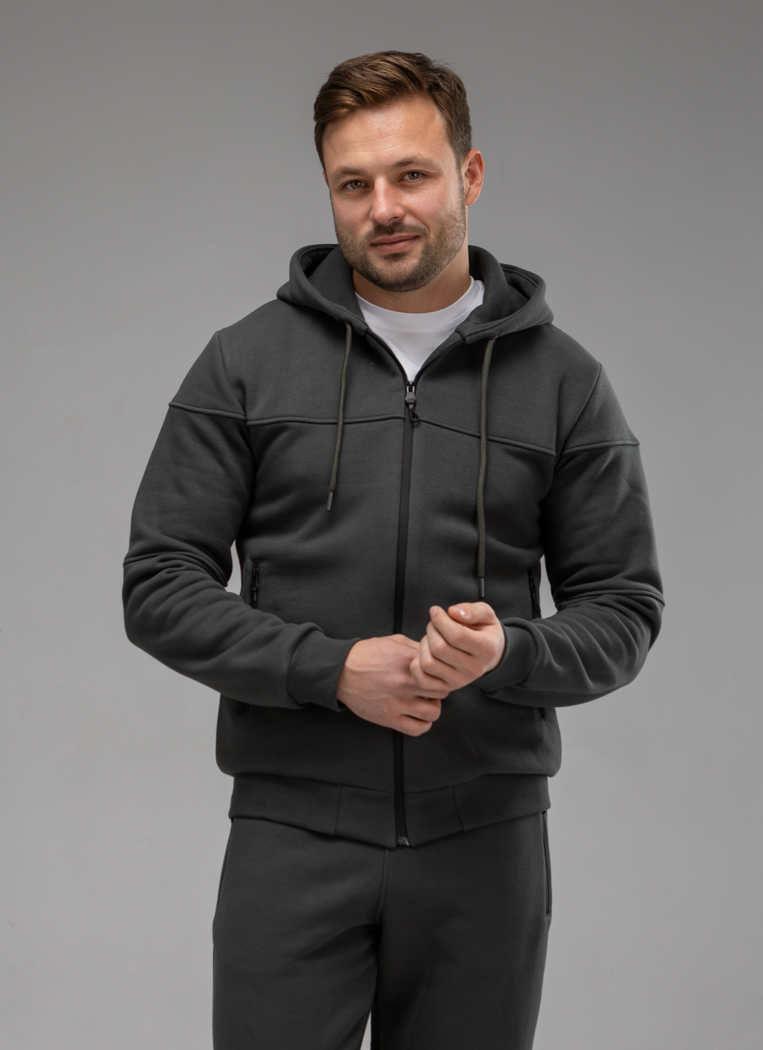 Спортивний костюм із кофтою на застібці та штанах на манжетах 30570