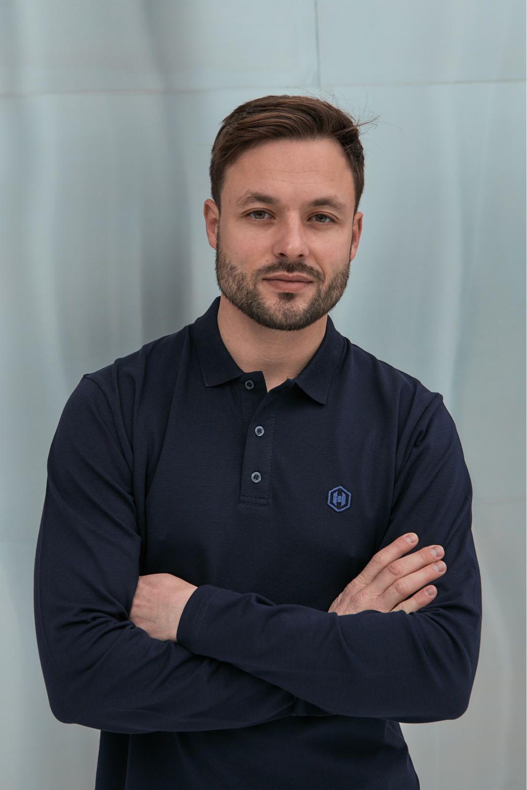 Классическое поло с длинными рукавами и вышивкой Hector 19558