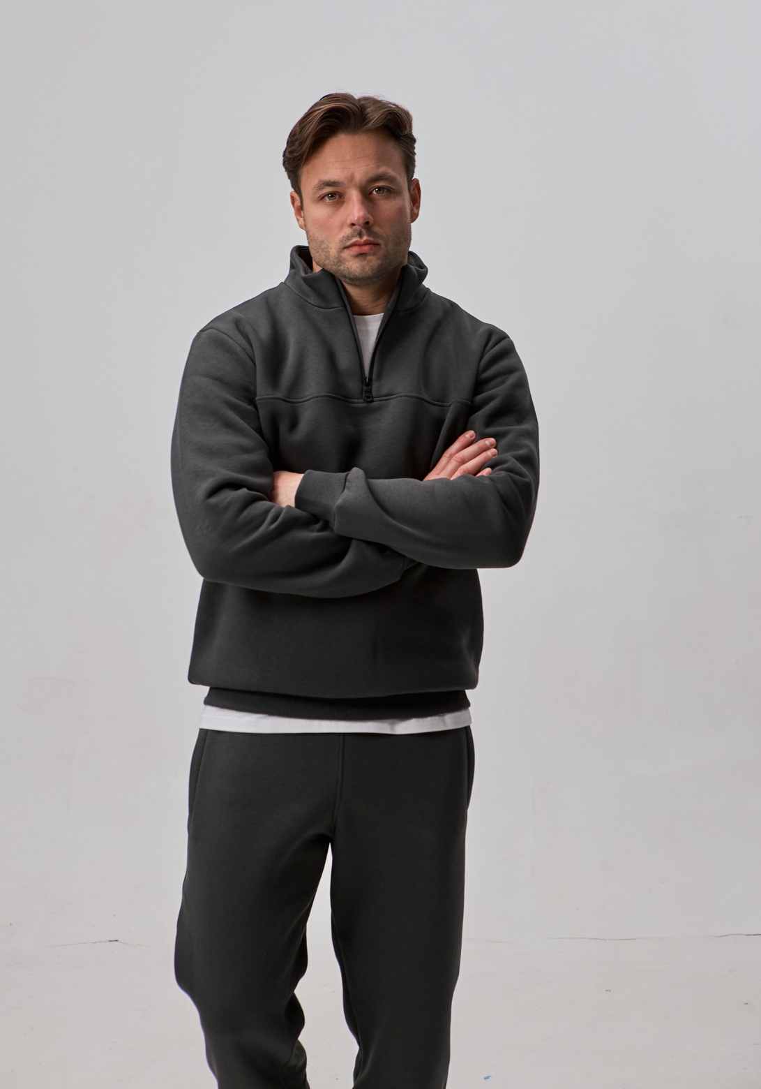 Теплый мужской костюм с воротником-стойкой и короткой застежкой 30593