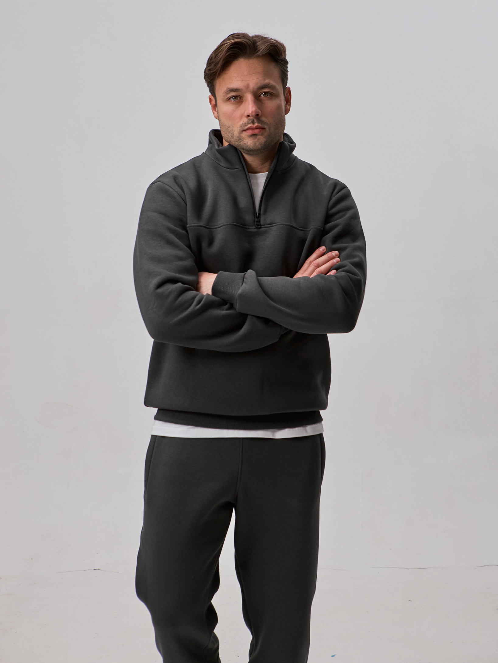 Теплый мужской костюм с воротником-стойкой и короткой застежкой 30593