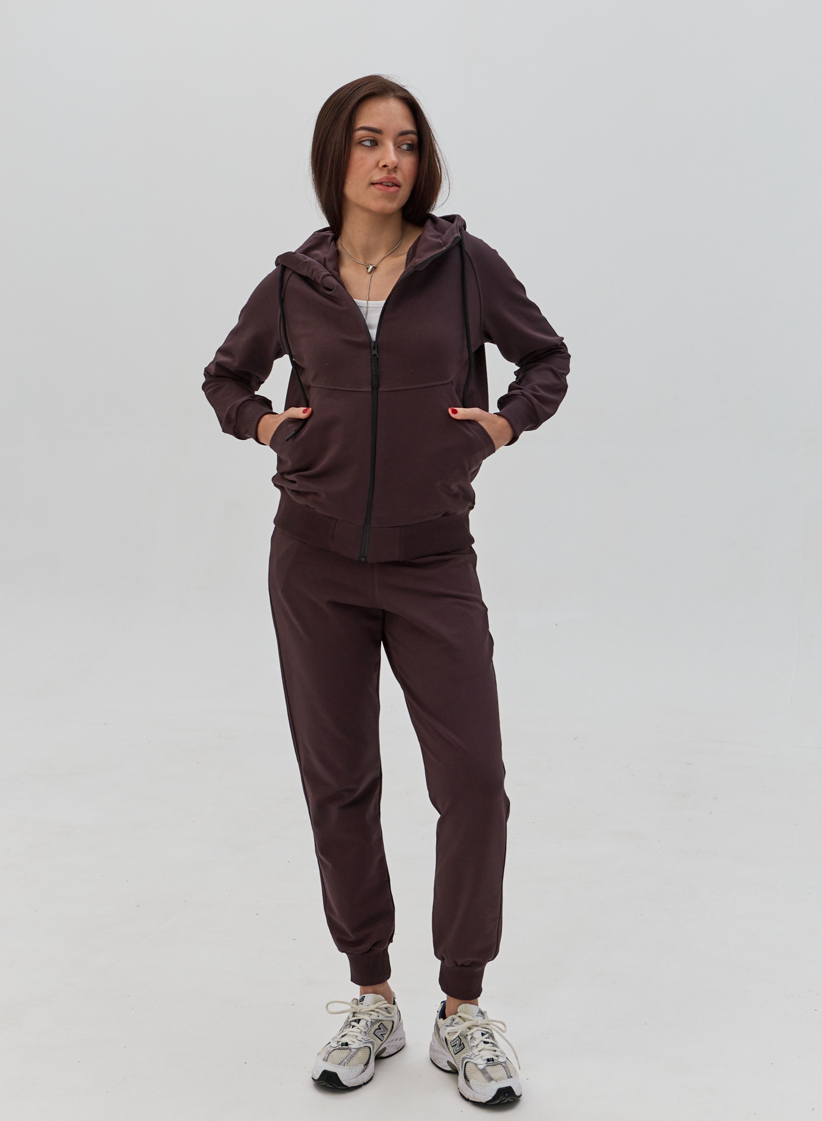 Женский спортивный костюм с кофтой на молнии 24083