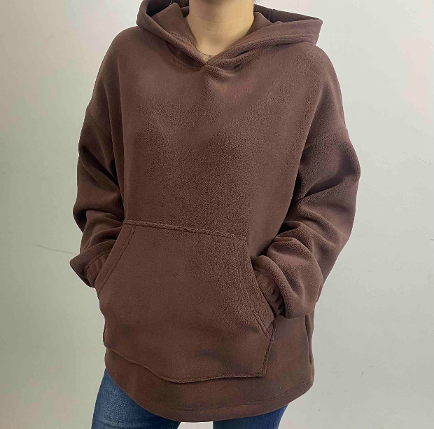 Тепла флісова толстовка зі спущеним плечем 24221