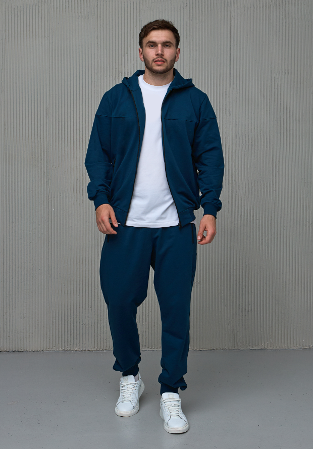 Мужской костюм больших размеров с кофтой на молнии Hector 18500