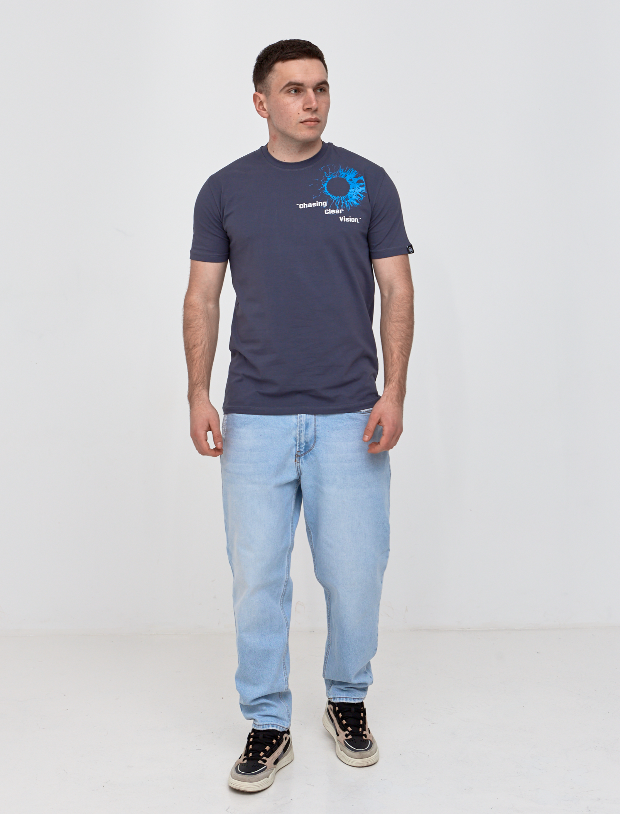 Стильна чоловіча футболка CHASING CLEAR VISION 42019