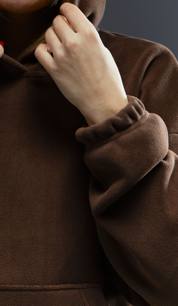 Теплая флисовая толстовка со спущенным плечом 24221