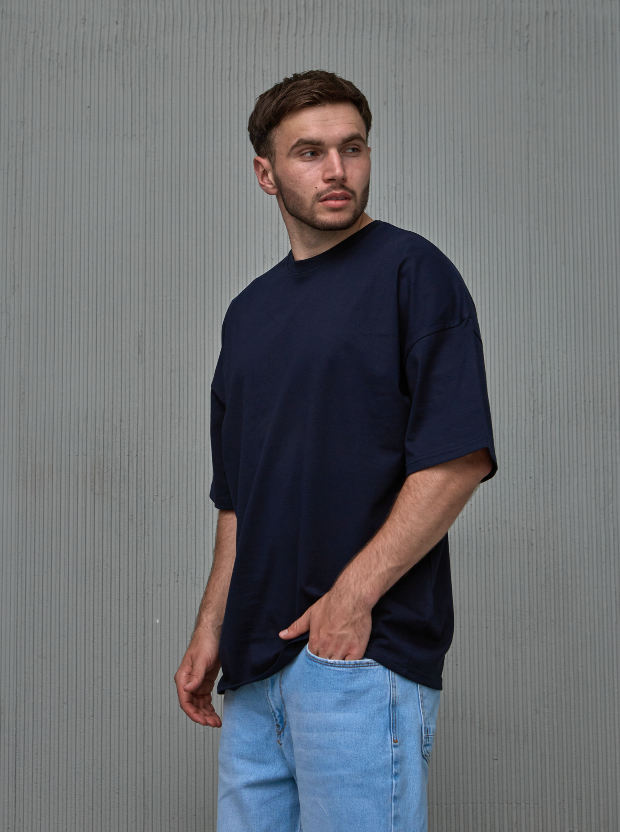 Чоловіча футболка оверсайз з широкою горловиною 40477