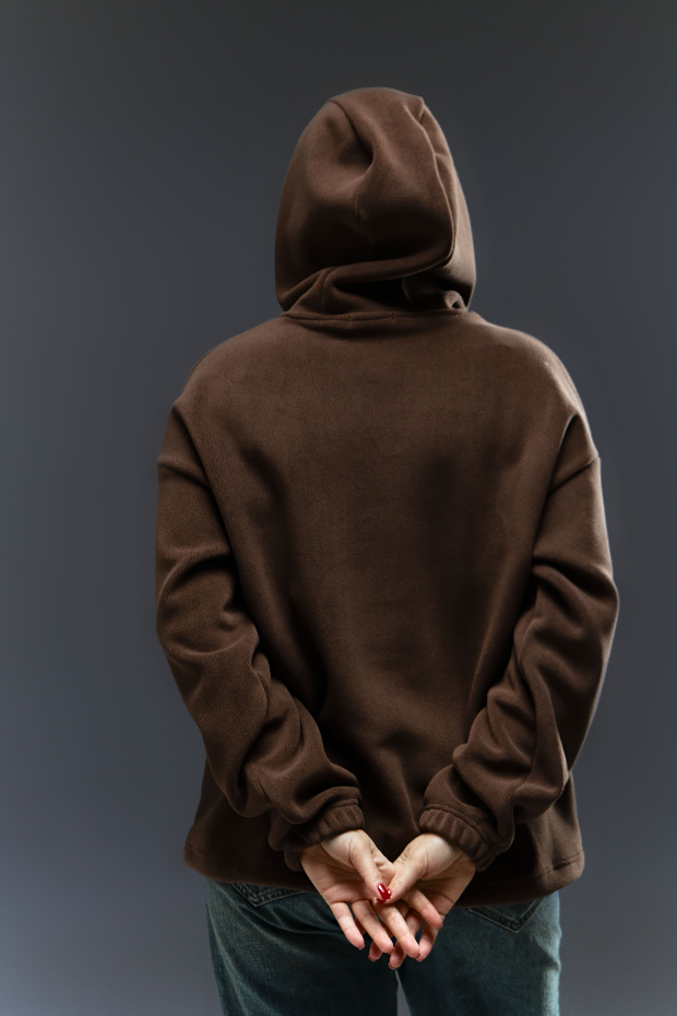 Теплая флисовая толстовка со спущенным плечом 24221