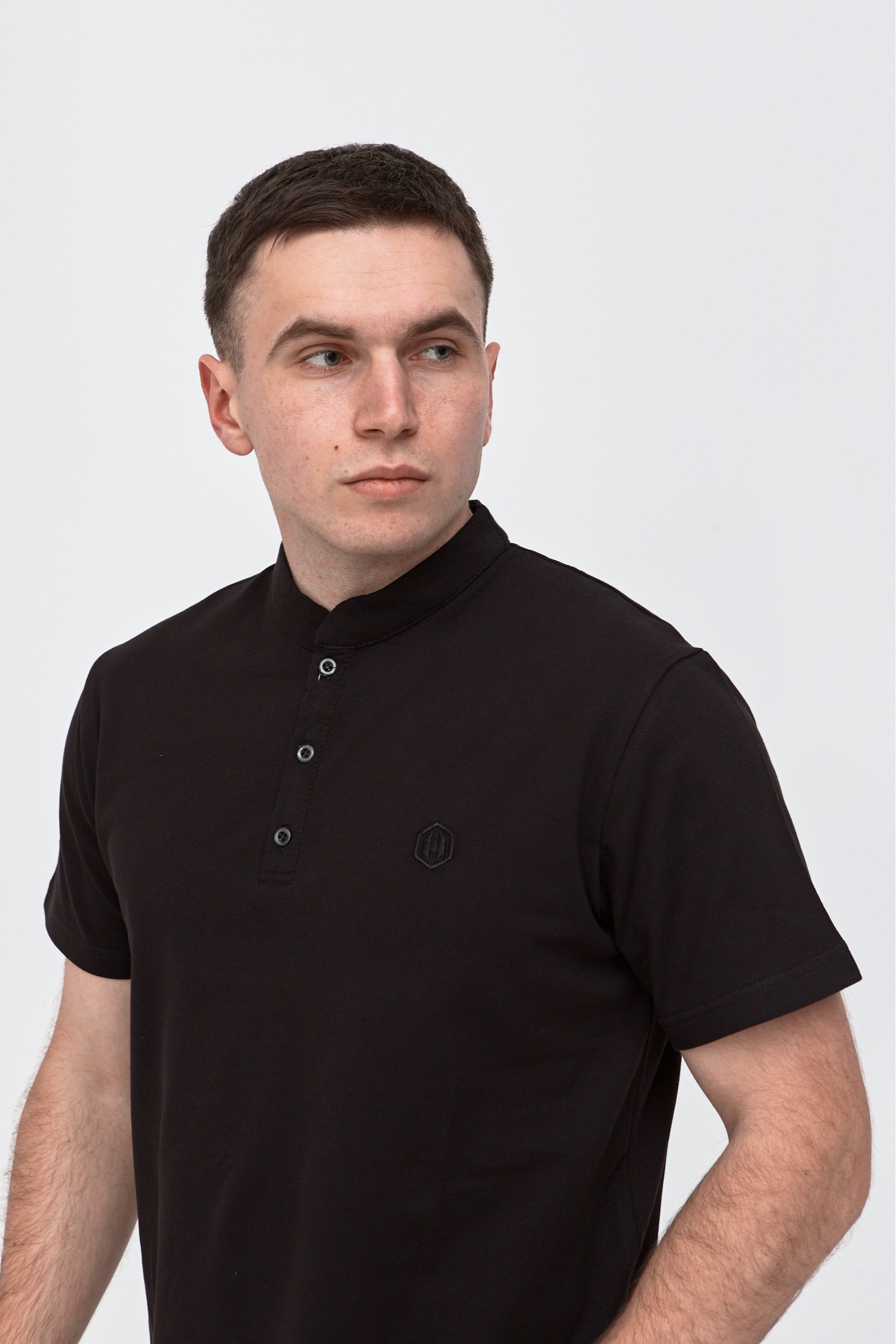 Однотонна футболка поло з коміром-стійкою великих розмірів 19571