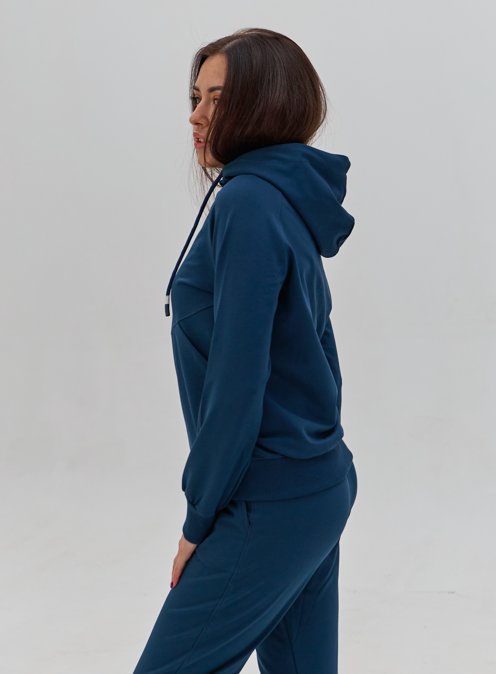 Женский спортивный костюм с кофтой на молнии 24083