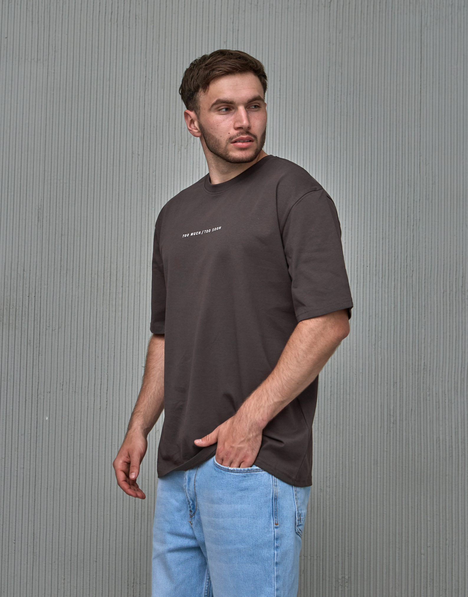 Футболка oversize з принтом TOO MUCH/TOO SOON Hector 40493