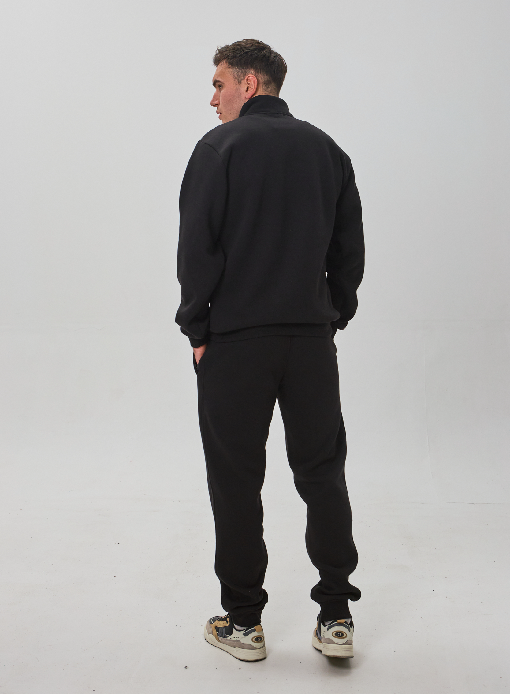 Теплый мужской костюм с воротником-стойкой и короткой застежкой 30593