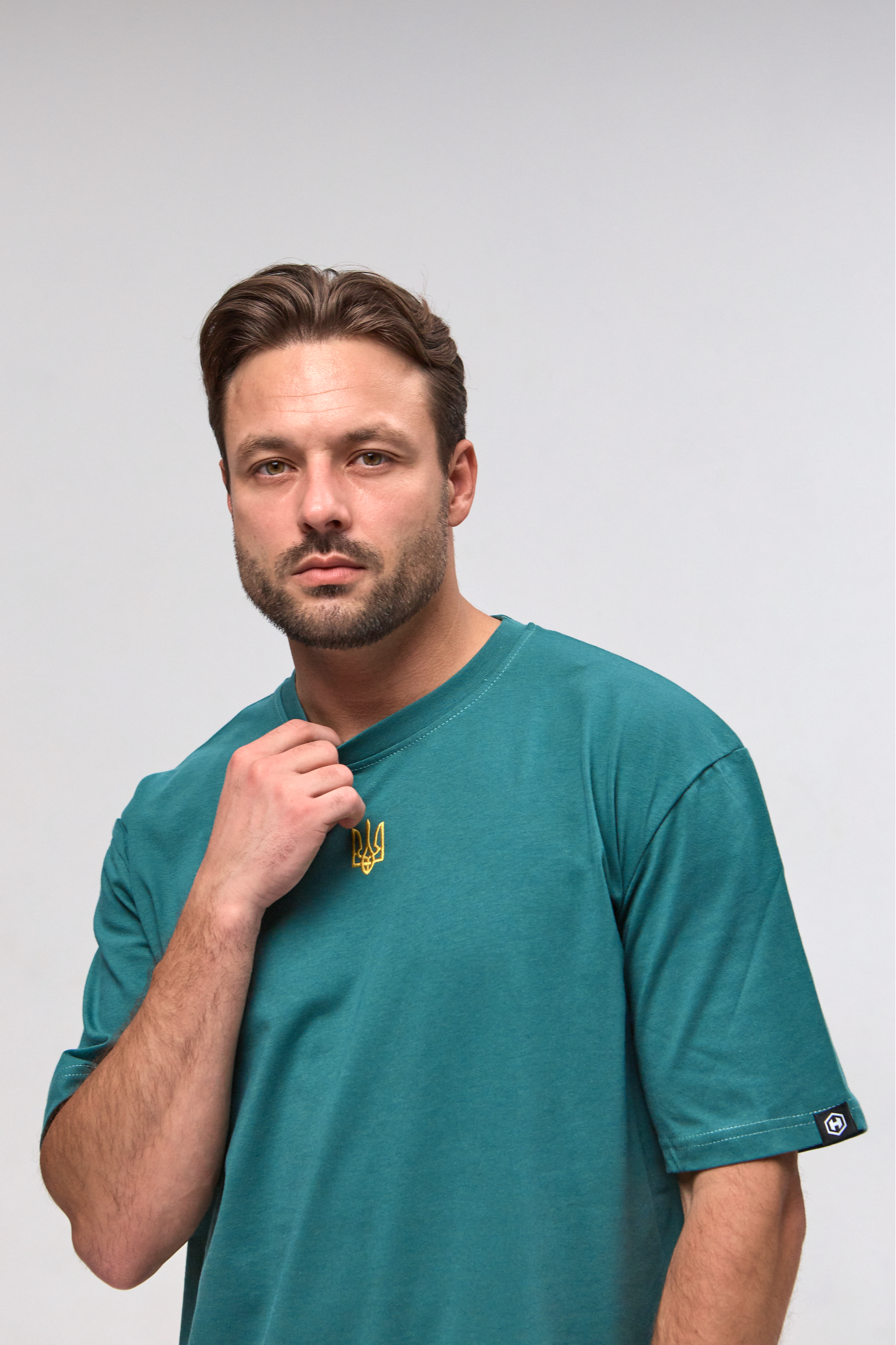 Чоловіча футболка oversize з вишитим Тризубом 40324