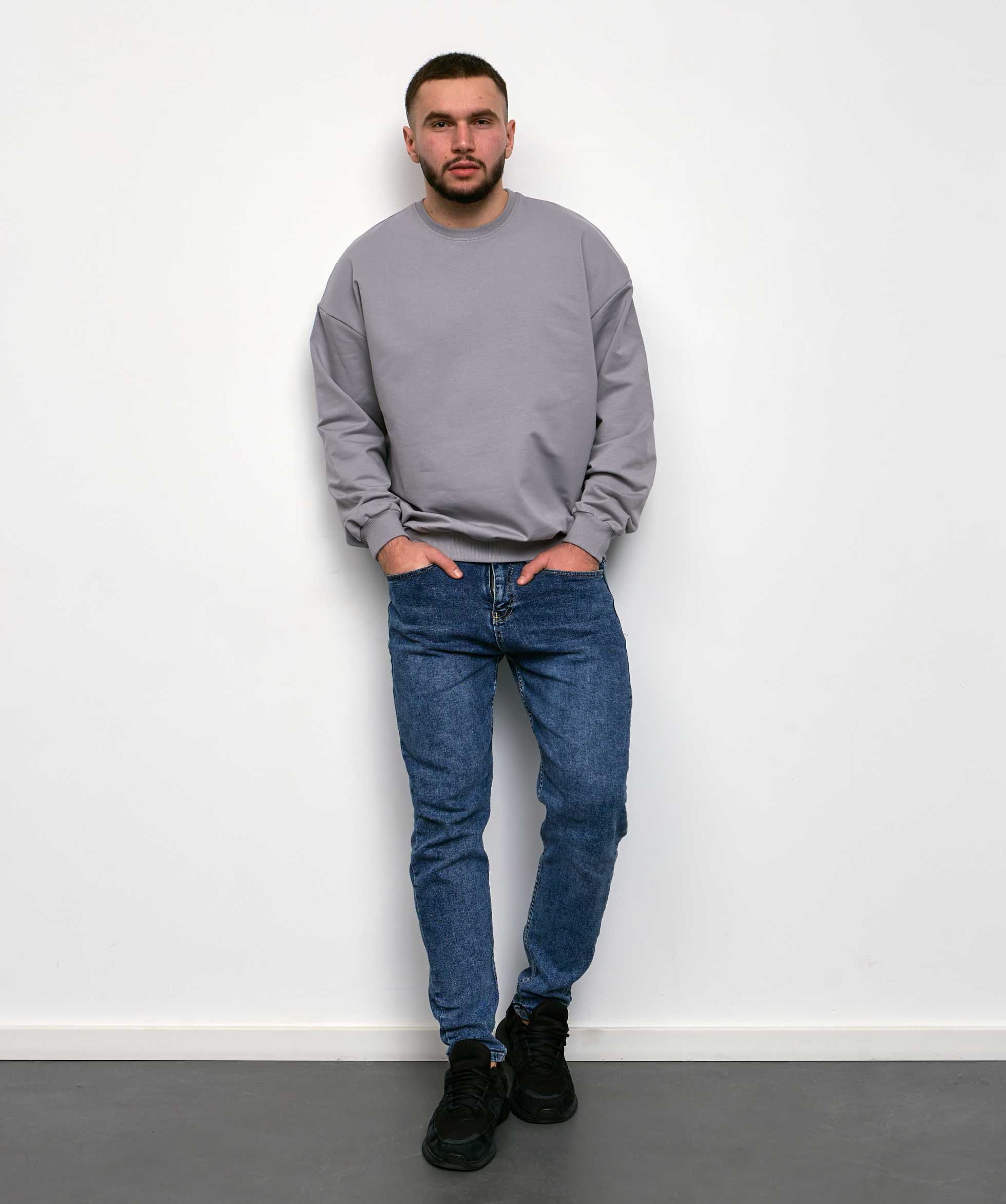 Однотонний oversize світшот великих розмірів 18023