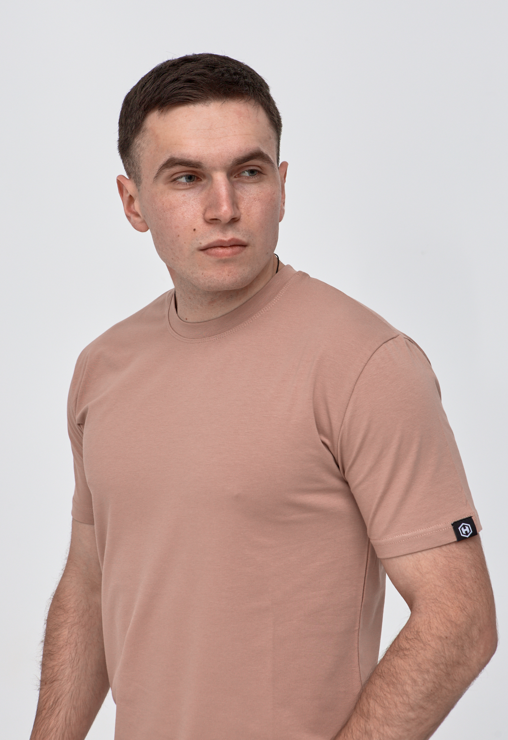 Мужская однотонная футболка hector 22000