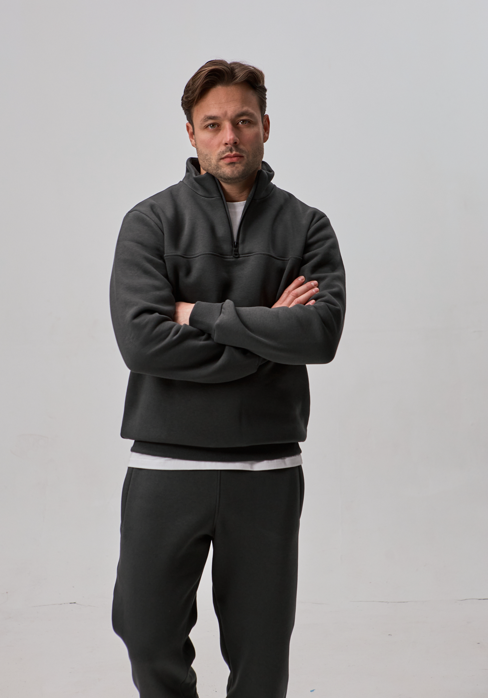 Теплый мужской костюм с воротником-стойкой и короткой застежкой 30593