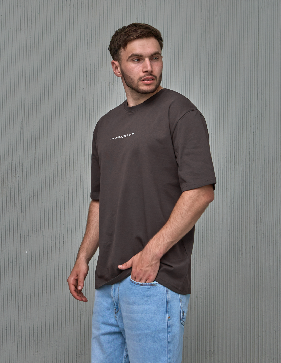 Футболка oversize з принтом TOO MUCH/TOO SOON Hector 40493