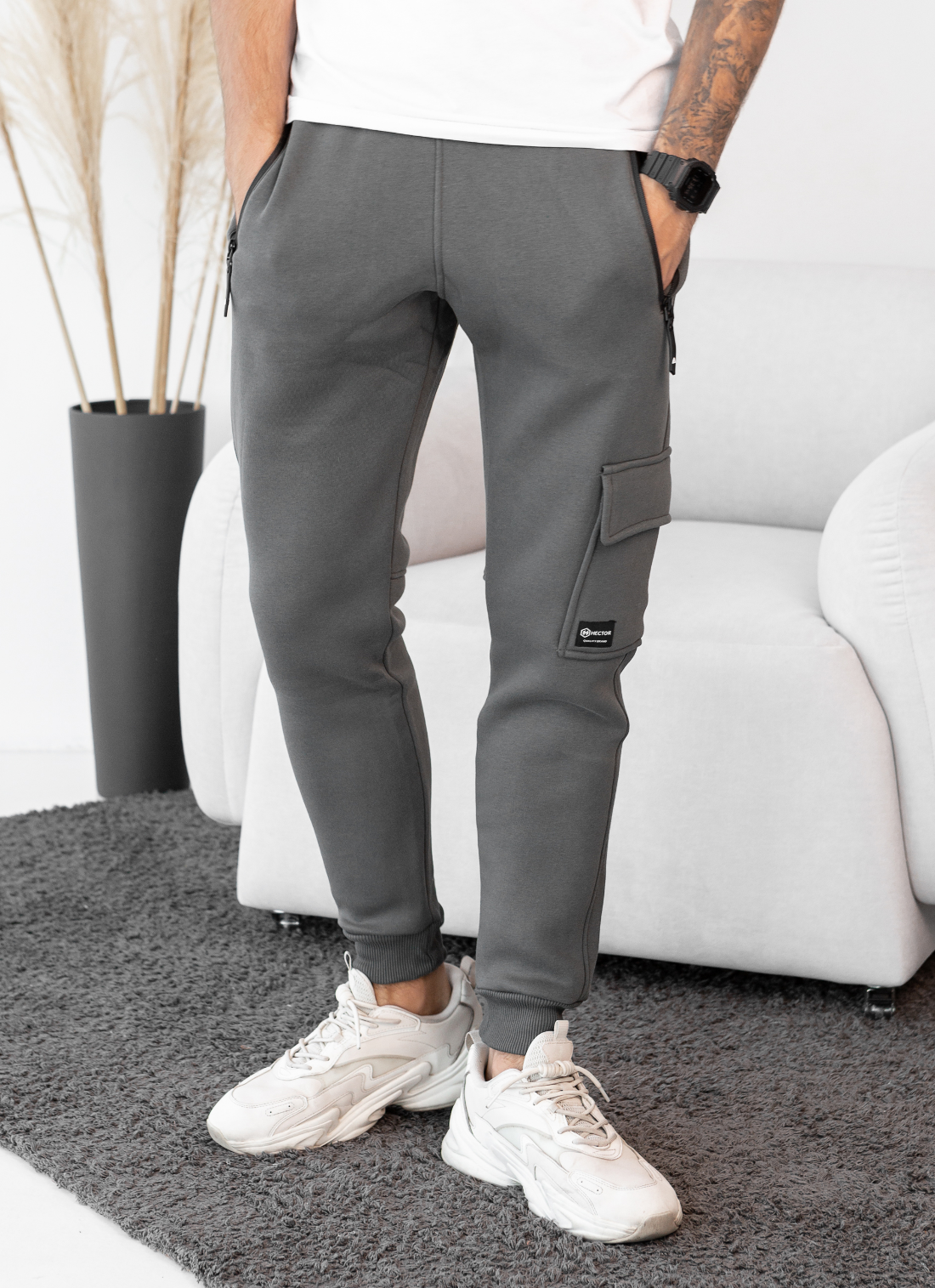 Теплые мужские спортивные штаны с накладным карманом hector 30663