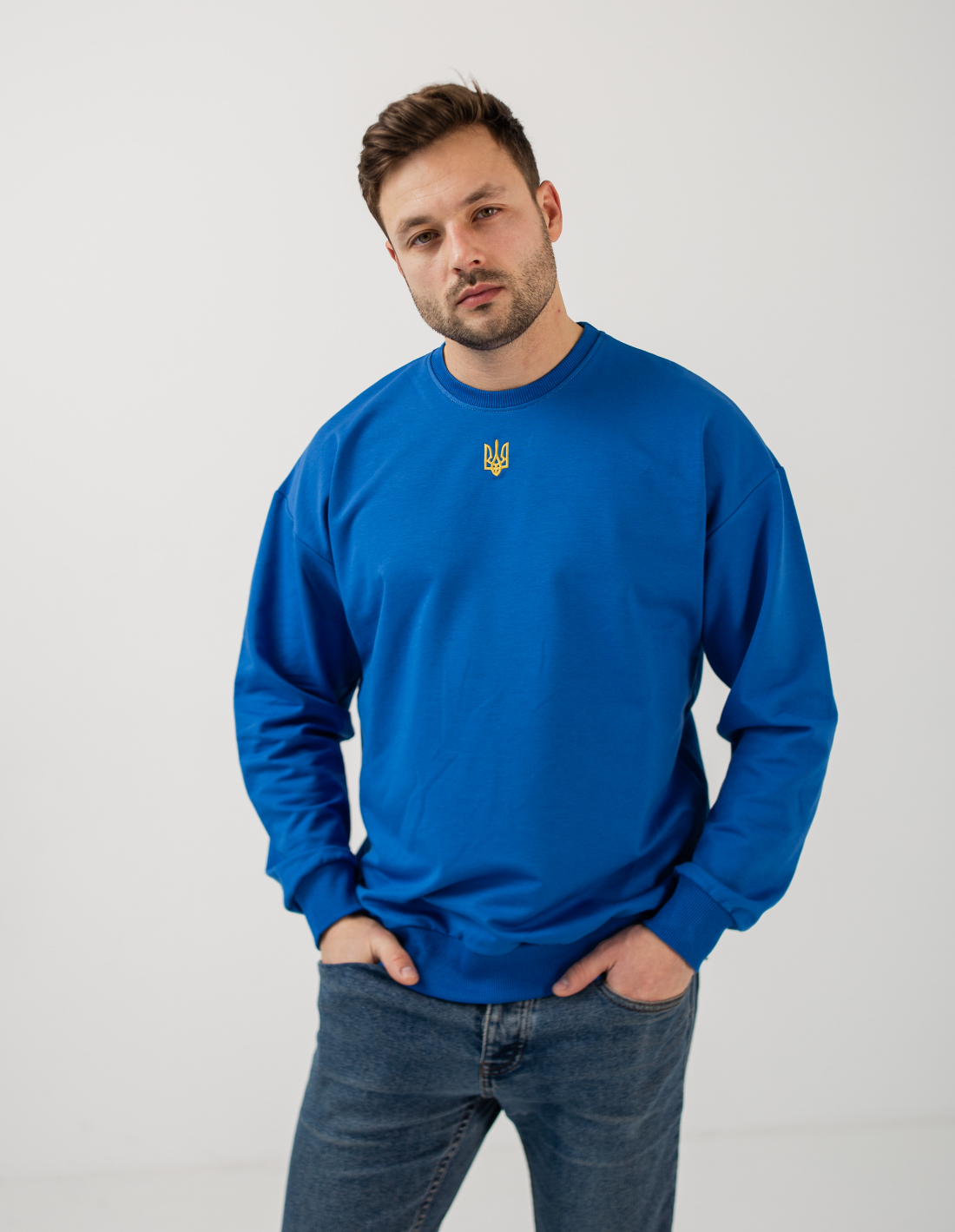 Мужской свитшот тризуб со спущенным плечем 17600