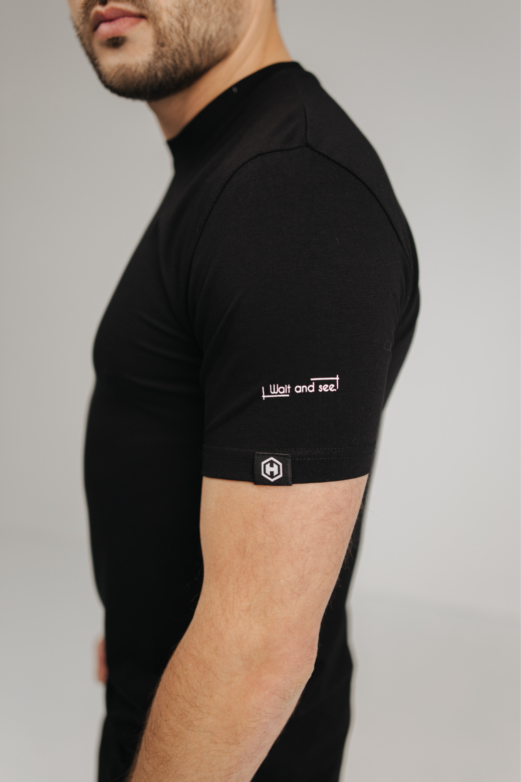 Мужская футболка WAIT AND SEE 40210