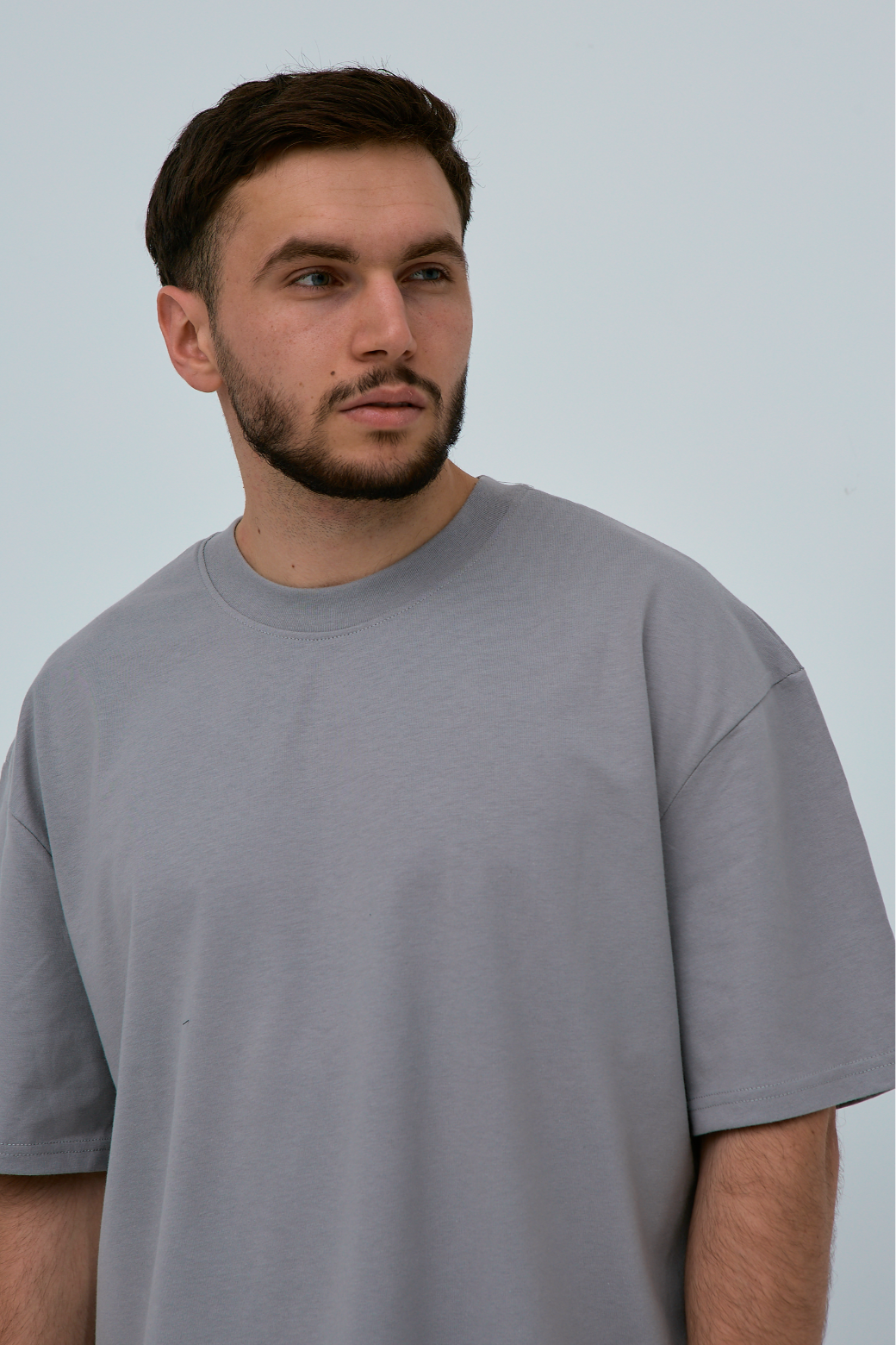 Мужская футболка оверсайз с широкой горловиной 40477