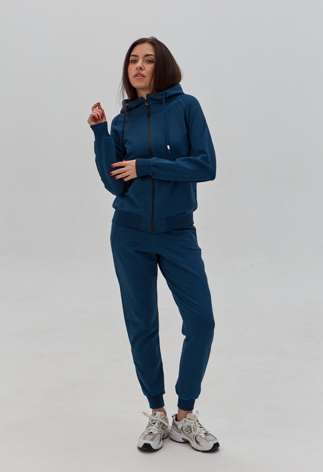 Женский спортивный костюм с кофтой на молнии 24083